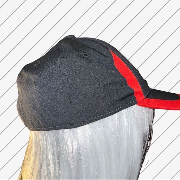 Under Armour black cap red trim! Nwot - Picture 5 of 8